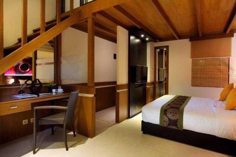 Hotel The Banyumas 4*